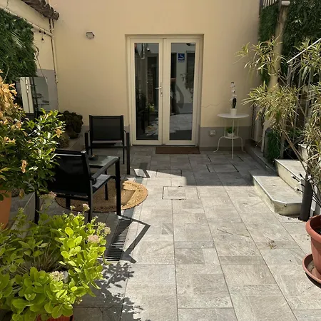 Maison Rebecca Gæstehus Carpi