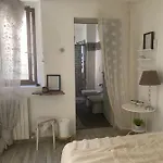 Πανσιόν Maison Rebecca 4*
